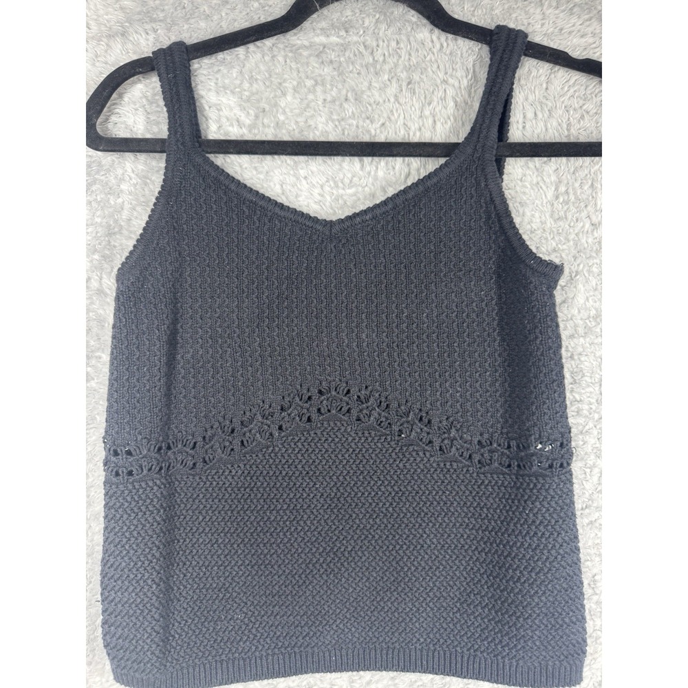 Old Navy black knit tank top with a V-neck and crochet-style detail Small